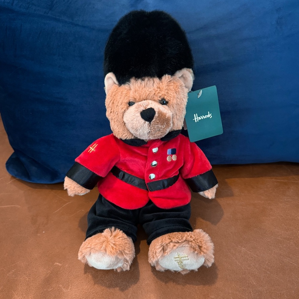 NWT✨ Harrods Guardsman Bear 2023 Season - Picture 1 of 6